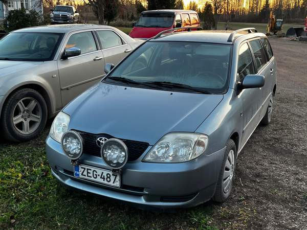 Toyota Corolla Lovisa - valokuva 1