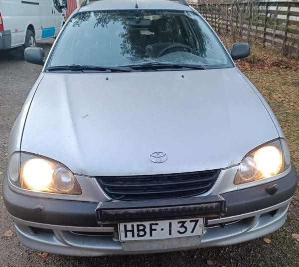 Toyota Avensis Вантаа - изображение 3