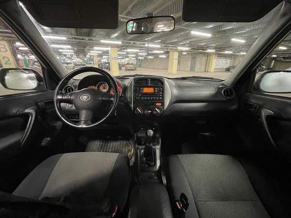 Toyota RAV4 Glebychevo - valokuva 5