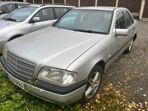 Mercedes-Benz 220 Куопио - изображение 2