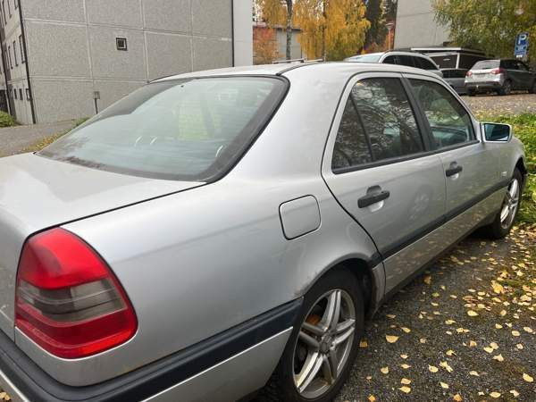 Mercedes-Benz 220 Куопио - изображение 4