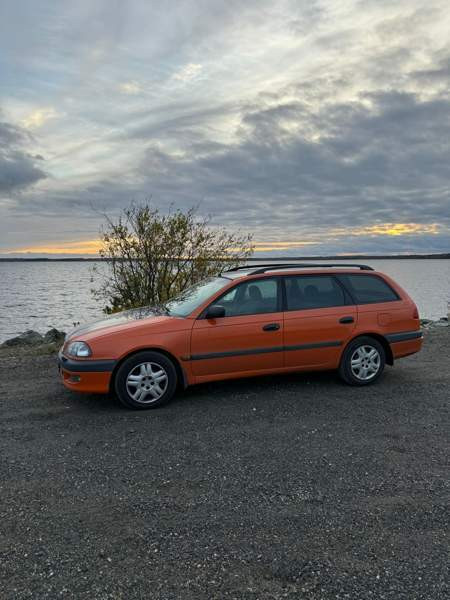 Toyota Avensis Outokumpu - valokuva 1