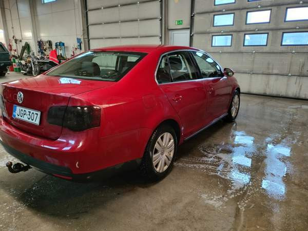 Volkswagen Jetta Рованиеми - изображение 8