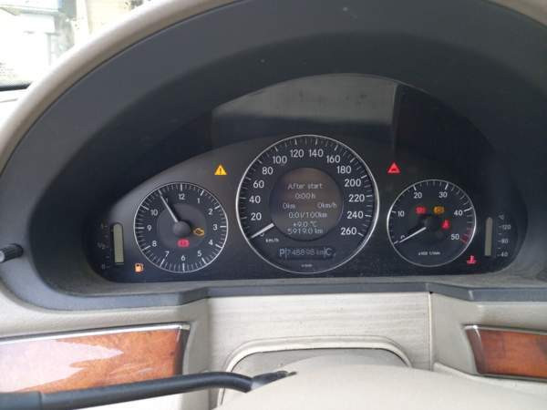 Mercedes-Benz E Sarov - valokuva 3