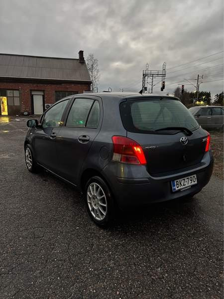 Toyota Yaris Raasepori - valokuva 4