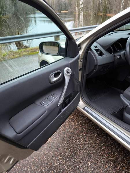 Renault Megane Ловийса - изображение 7