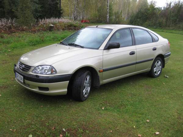 Toyota Avensis Valkeakoski - valokuva 1