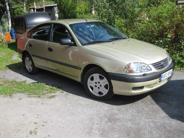 Toyota Avensis Valkeakoski - valokuva 3