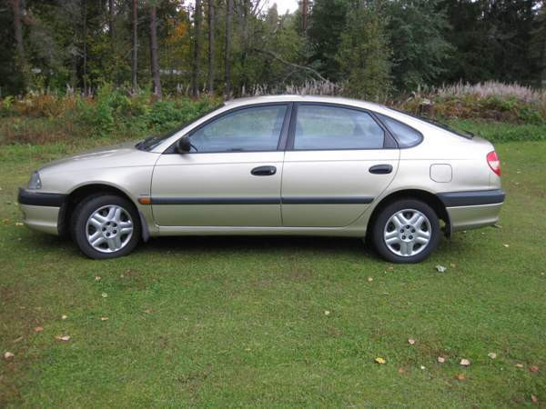 Toyota Avensis Valkeakoski - valokuva 2