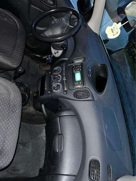 Toyota Yaris Verso Tampere - valokuva 5