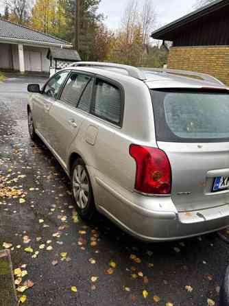 Toyota Avensis Кемин