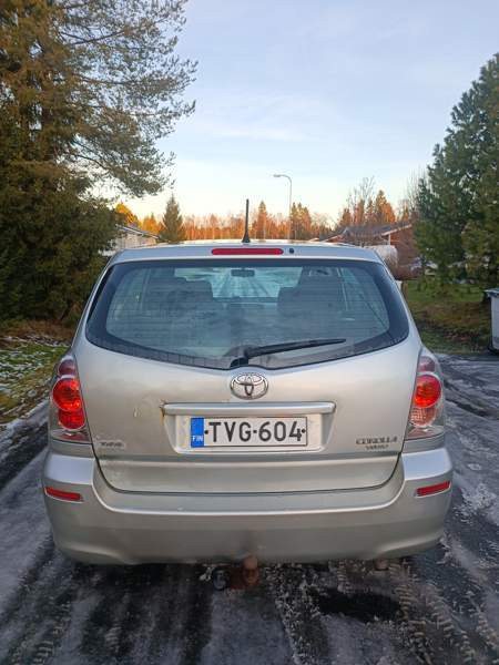 Toyota Corolla Verso Kemin - valokuva 6