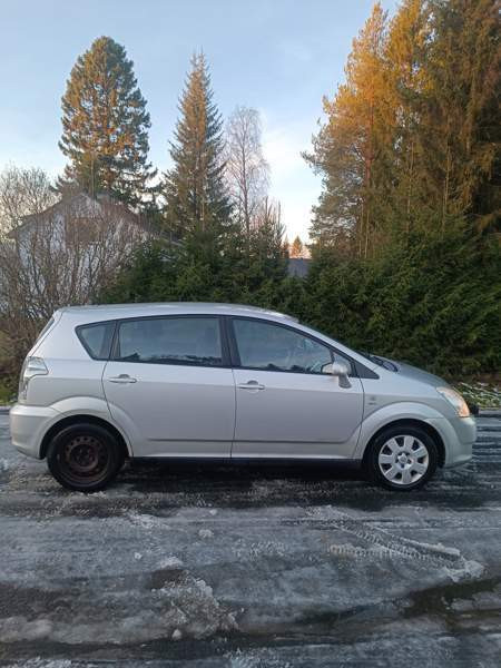 Toyota Corolla Verso Kemin - valokuva 4