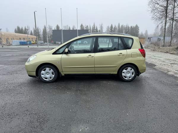 Toyota Corolla Verso Seinäjoki - valokuva 3