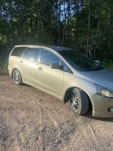 Mitsubishi Grandis Kuusankoski - valokuva 1