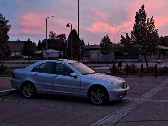 Mercedes-Benz 220 Apatity