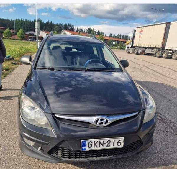 Hyundai i30 Vantaa - valokuva 1