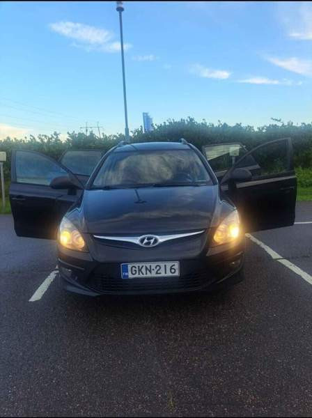 Hyundai i30 Vantaa - valokuva 2