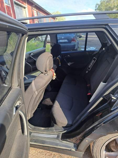 Mercedes-Benz C Pöytyä – foto 4