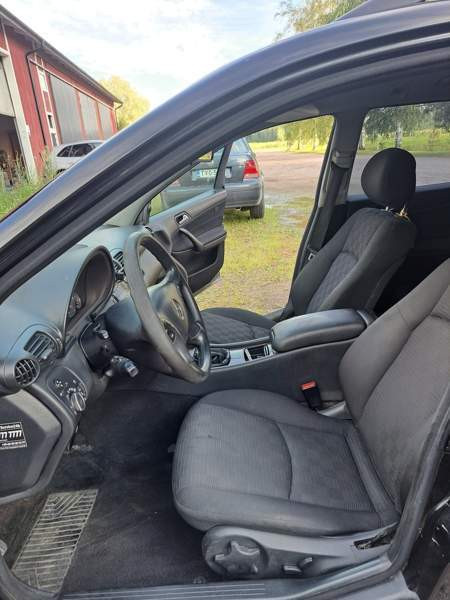 Mercedes-Benz C Pöytyä – foto 6