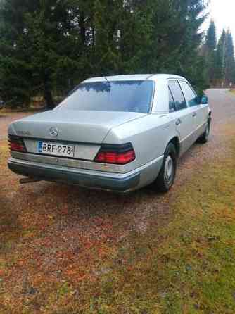 Mercedes-Benz 220 Luga