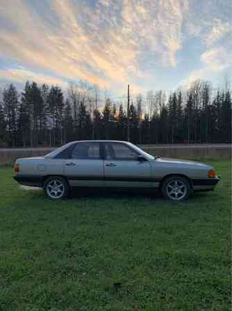 Audi 100 Hausjärvi
