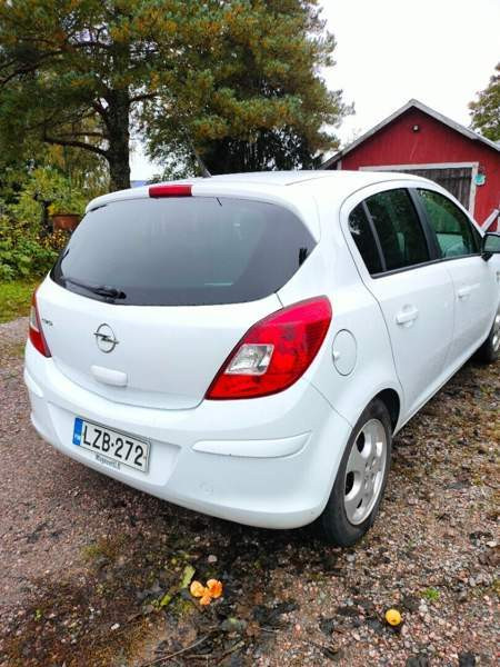 Opel Corsa Мянтсяля - изображение 6