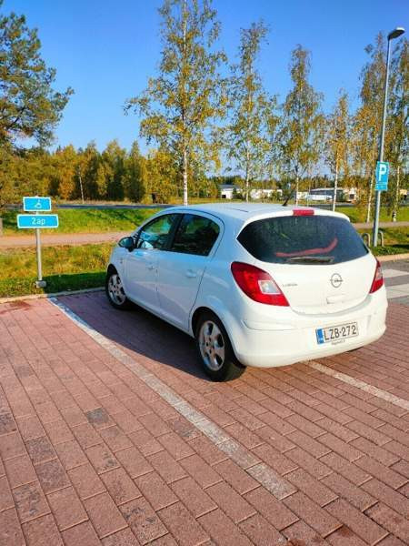Opel Corsa Мянтсяля - изображение 4