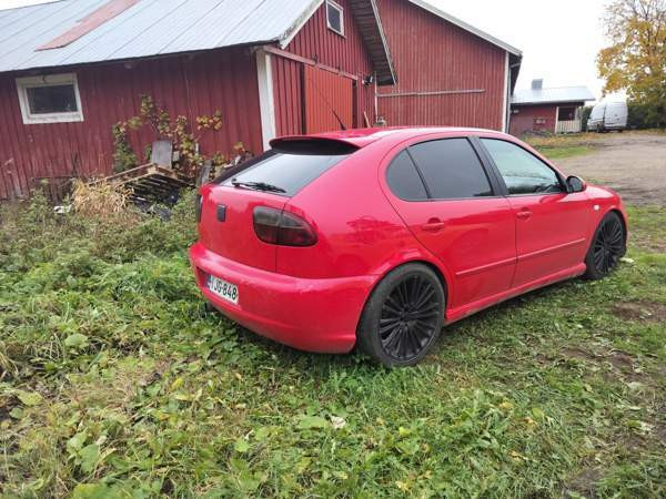 Seat Leon Keitele - valokuva 6