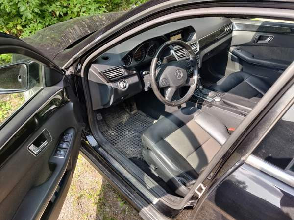 Mercedes-Benz E Luga - valokuva 2