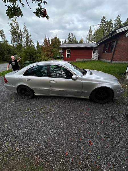 Mercedes-Benz 320 Macau – foto 2