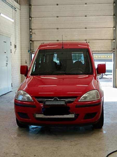 Opel Combo Ruovesi - valokuva 1