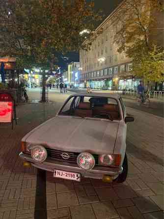 Opel Kadett Yläne