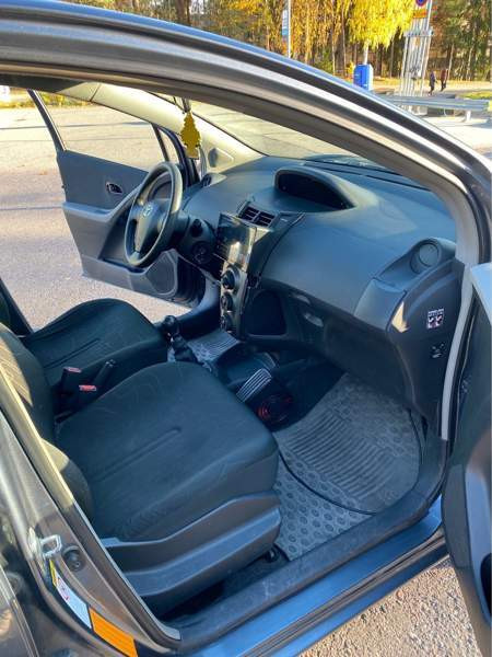 Toyota Yaris Vantaa - valokuva 8