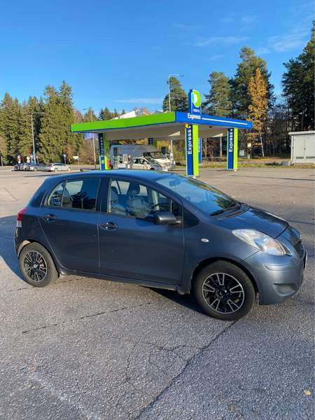 Toyota Yaris Vantaa - valokuva 1