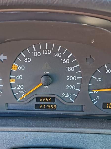 Mercedes-Benz E Jaemsae - valokuva 7