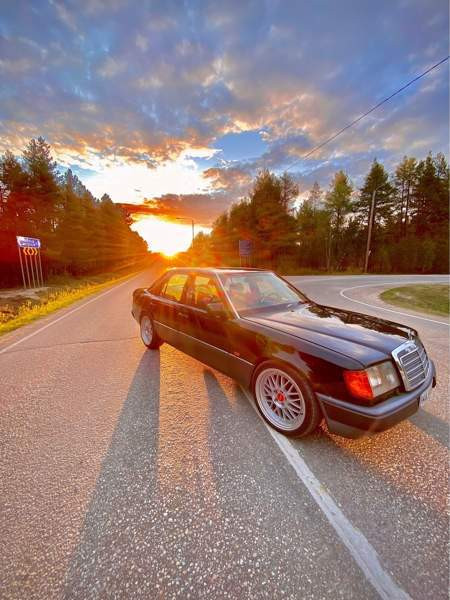 Mercedes-Benz 300 Lons-le-Saunier – foto 1