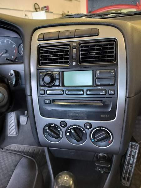 Toyota Avensis Луга - изображение 8