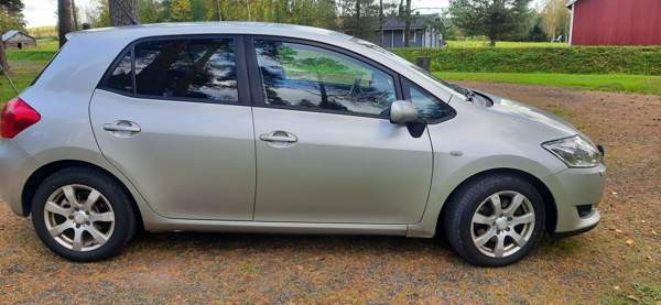 Toyota Auris Kannus - изображение 4