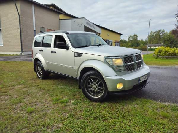 Dodge Nitro Tyrnävä - valokuva 1