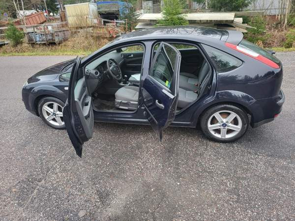 Ford Focus Russia – foto 1