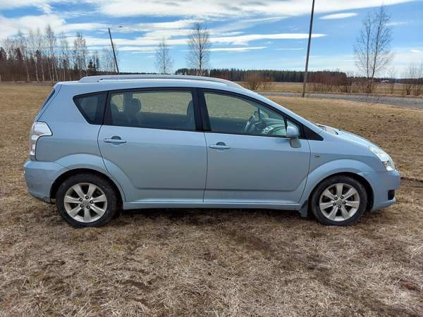 Toyota Corolla Verso Lapinlahti - изображение 2