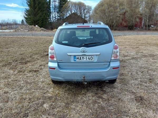 Toyota Corolla Verso Lapinlahti - изображение 3