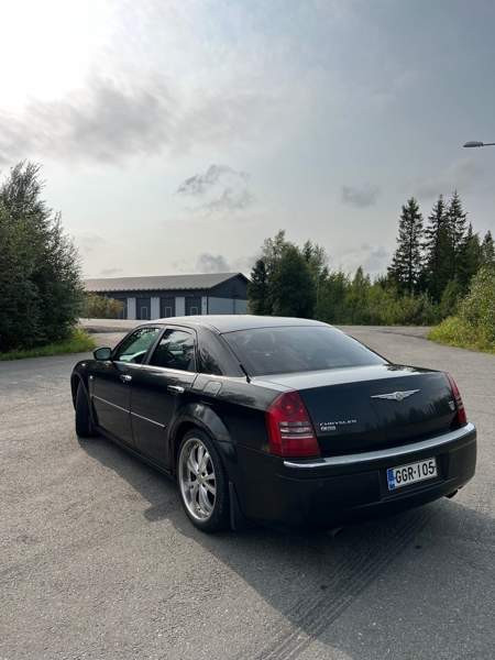 Chrysler 300C Tornio - valokuva 1