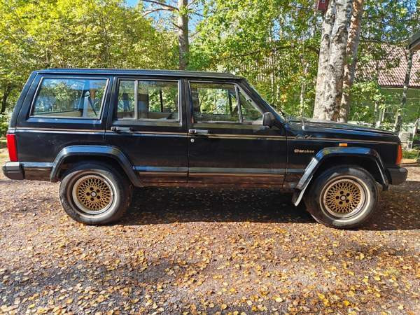 Jeep Cherokee Helsinki - valokuva 4