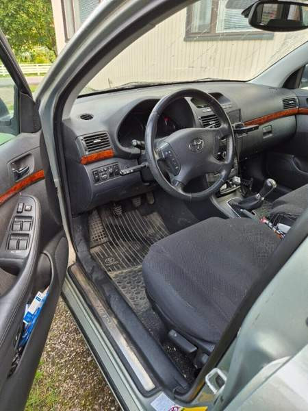 Toyota Avensis Tornio - valokuva 2