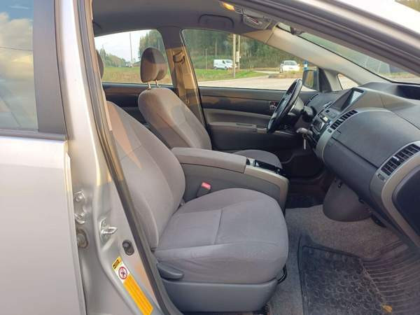 Toyota Prius Jyväskylä - valokuva 8