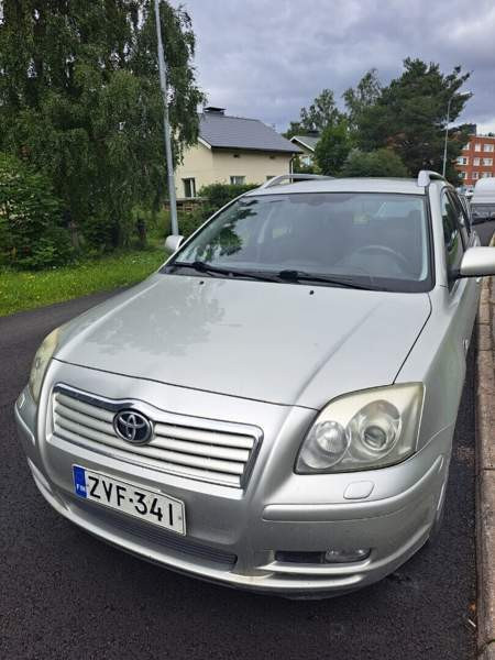 Toyota Avensis Oulu - valokuva 1