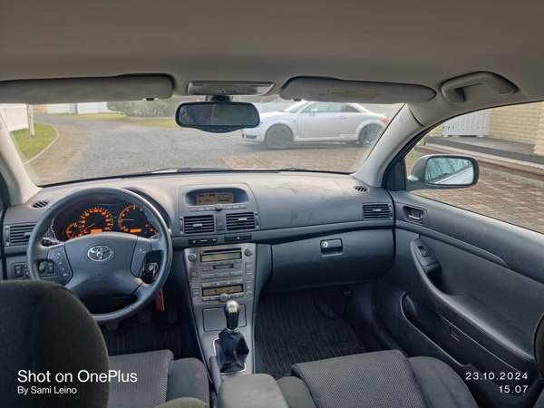 Toyota Avensis Raahe - valokuva 5