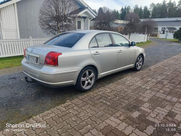Toyota Avensis Raahe - valokuva 4
